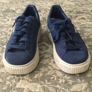 Blue Platform Pumas